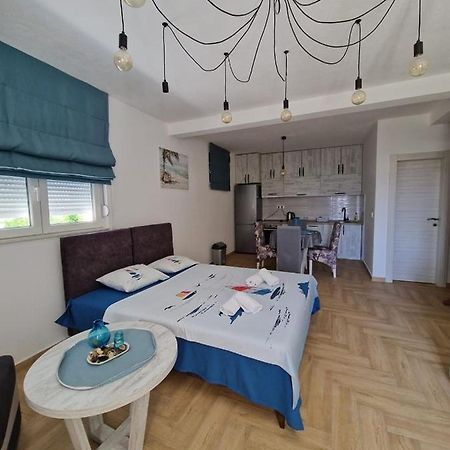Studio Apartman Happy Home Τίβατ Εξωτερικό φωτογραφία