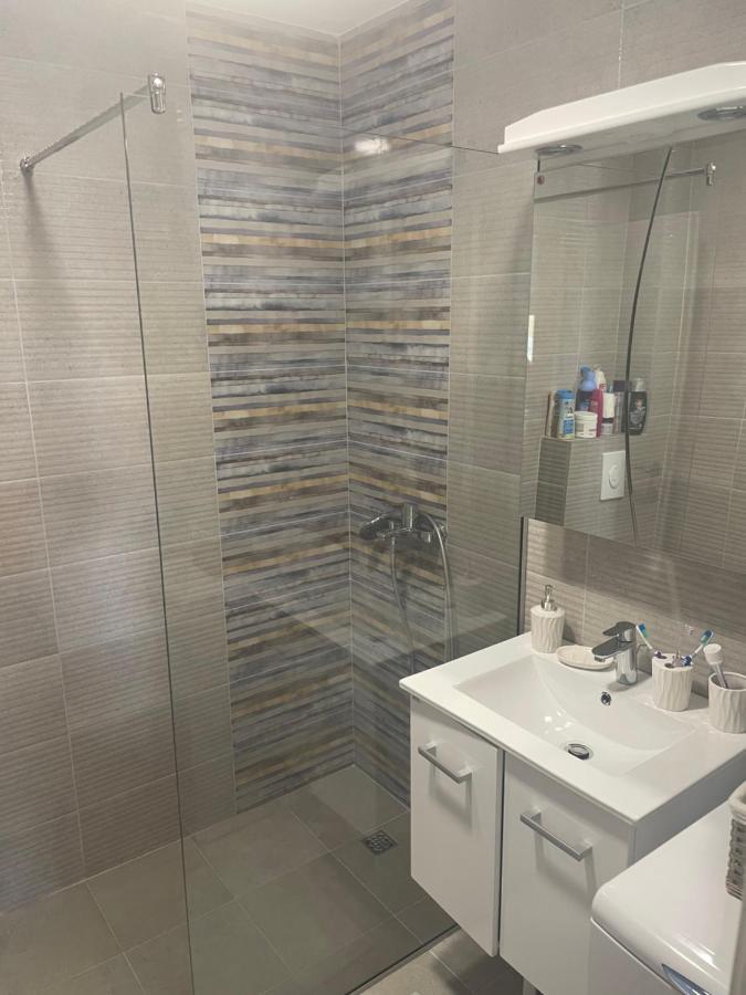 Studio Apartman Happy Home Τίβατ Εξωτερικό φωτογραφία