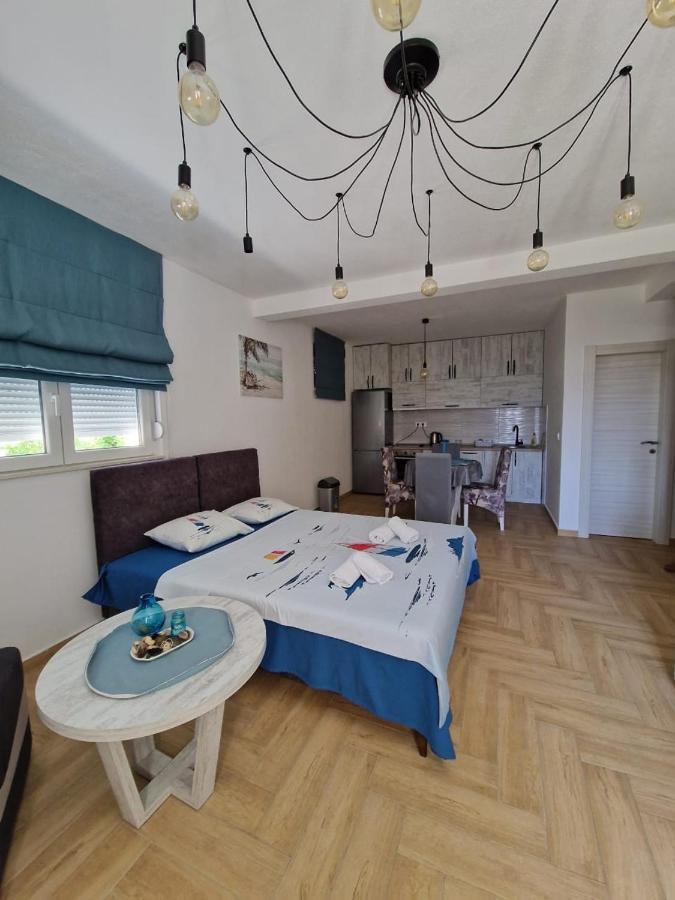 Studio Apartman Happy Home Τίβατ Εξωτερικό φωτογραφία