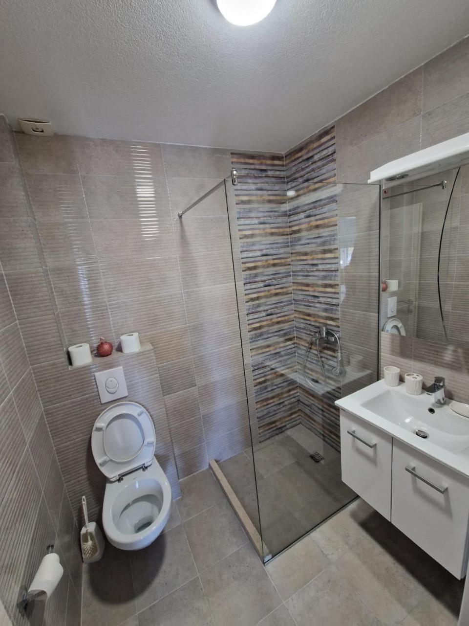 Studio Apartman Happy Home Τίβατ Εξωτερικό φωτογραφία